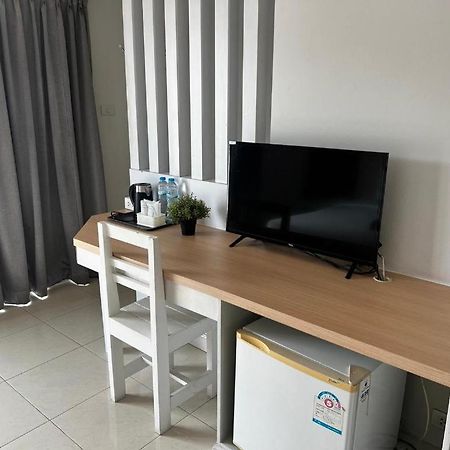 Nana Chat Bangsaen Hotel ศรีราชา ภายนอก รูปภาพ