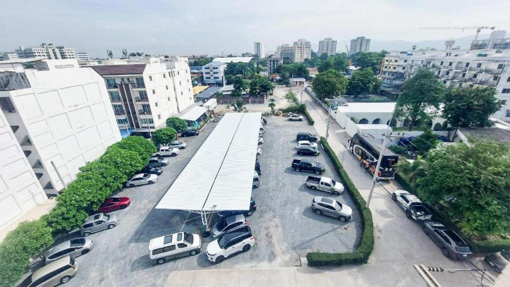 Nana Chat Bangsaen Hotel ศรีราชา ภายนอก รูปภาพ