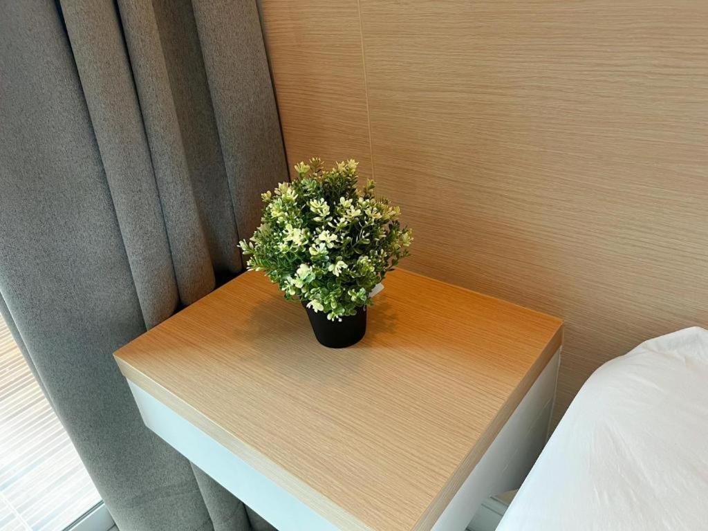 Nana Chat Bangsaen Hotel ศรีราชา ภายนอก รูปภาพ