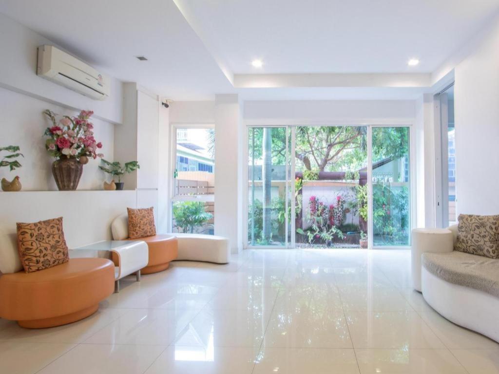 Nana Chat Bangsaen Hotel ศรีราชา ภายนอก รูปภาพ