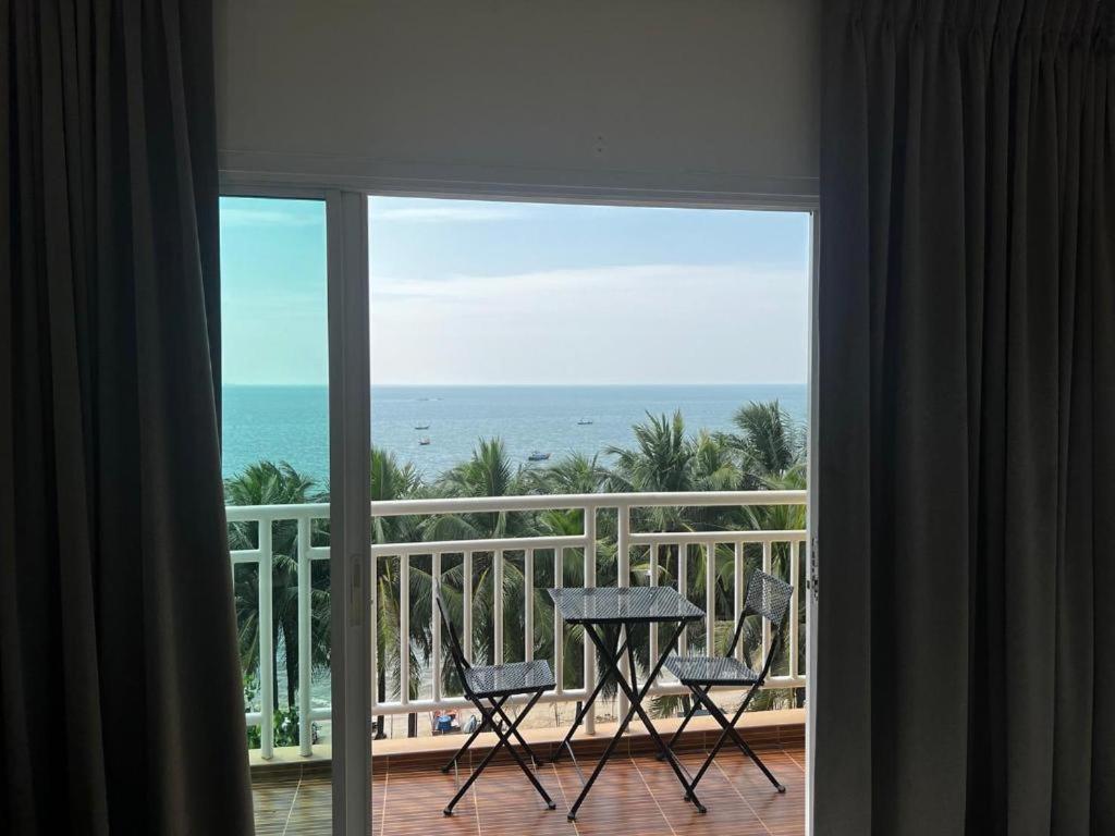 Nana Chat Bangsaen Hotel ศรีราชา ภายนอก รูปภาพ