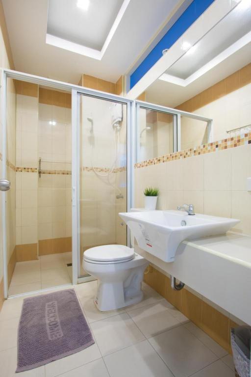 Nana Chat Bangsaen Hotel ศรีราชา ภายนอก รูปภาพ