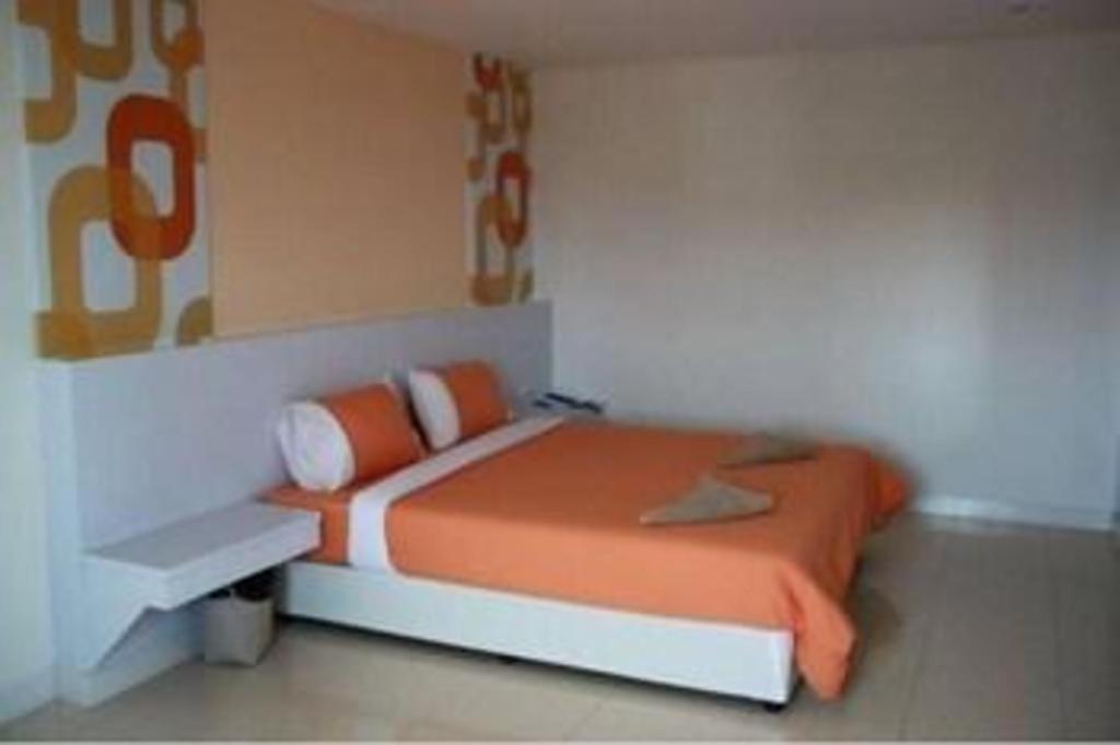 Nana Chat Bangsaen Hotel ศรีราชา ภายนอก รูปภาพ