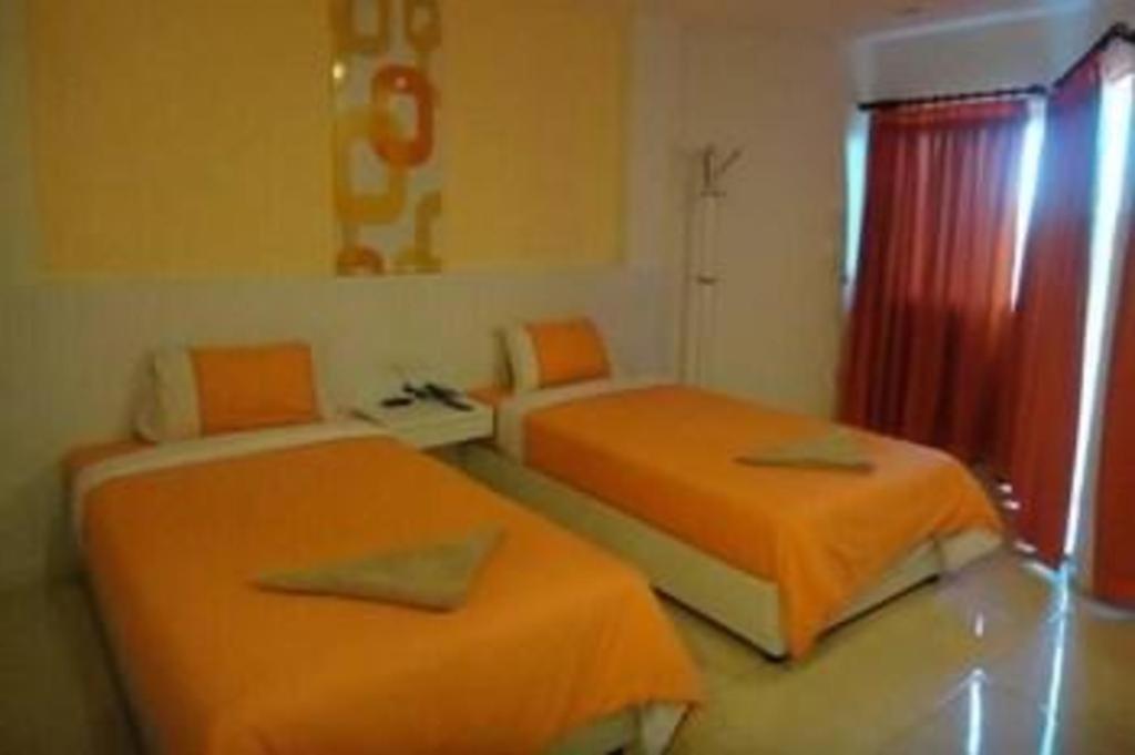 Nana Chat Bangsaen Hotel ศรีราชา ภายนอก รูปภาพ