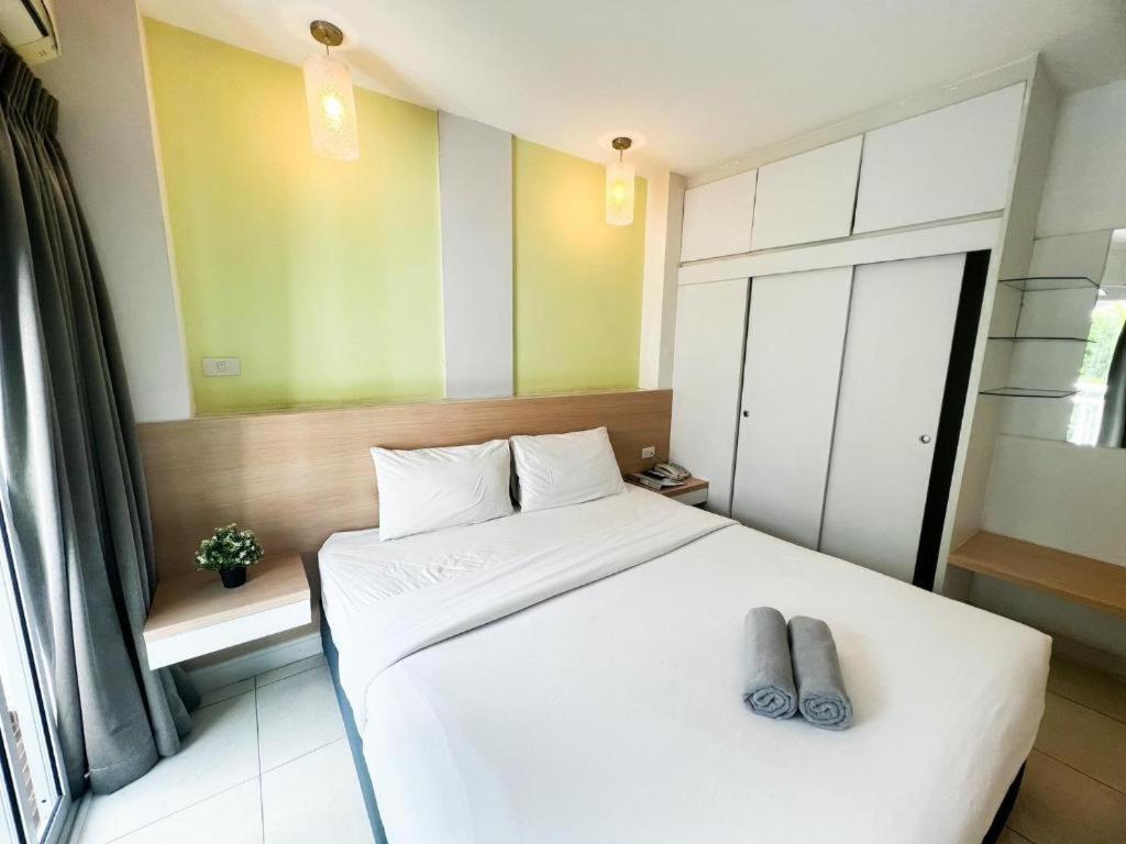 Nana Chat Bangsaen Hotel ศรีราชา ภายนอก รูปภาพ