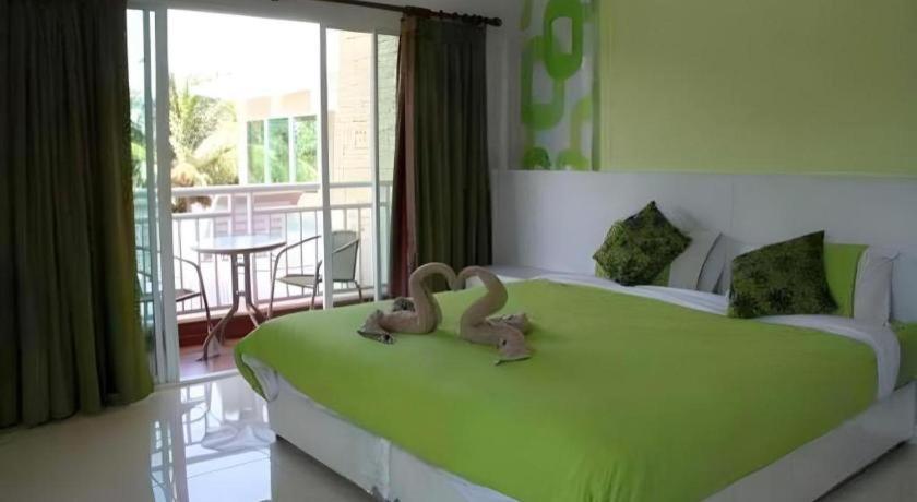 Nana Chat Bangsaen Hotel ศรีราชา ภายนอก รูปภาพ